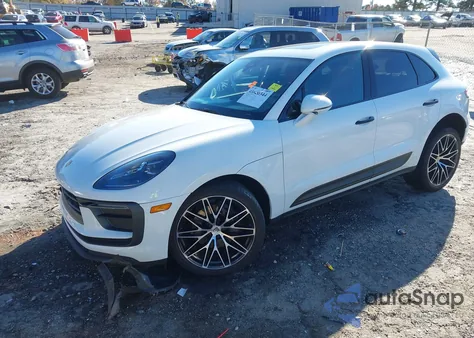 2022 Porsche Macan z USA, uszkodzony, nr VIN WP1AA2A50NLB10218